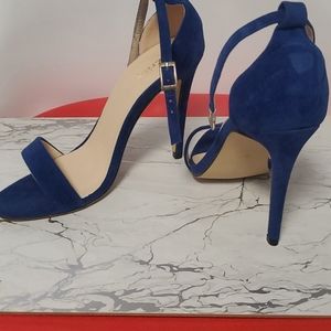 Blue velvet heels